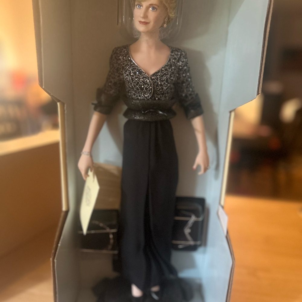 Diana Princess of Wales Porcelain Portrait Doll